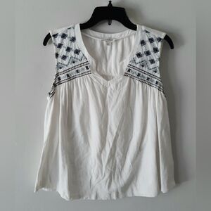 Caligraphie Embroidered Sleeveless Top
